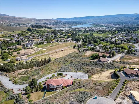 327 Mahogany Lane Wenatchee WA 98801
