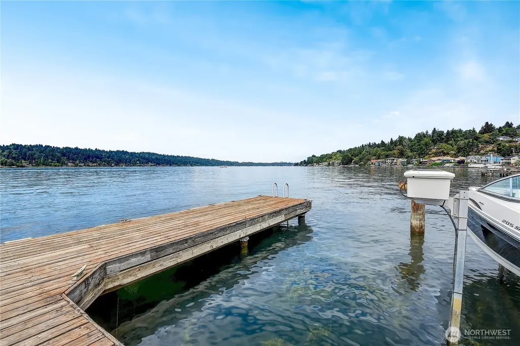 5021 Ripley Lane N Renton WA 98056