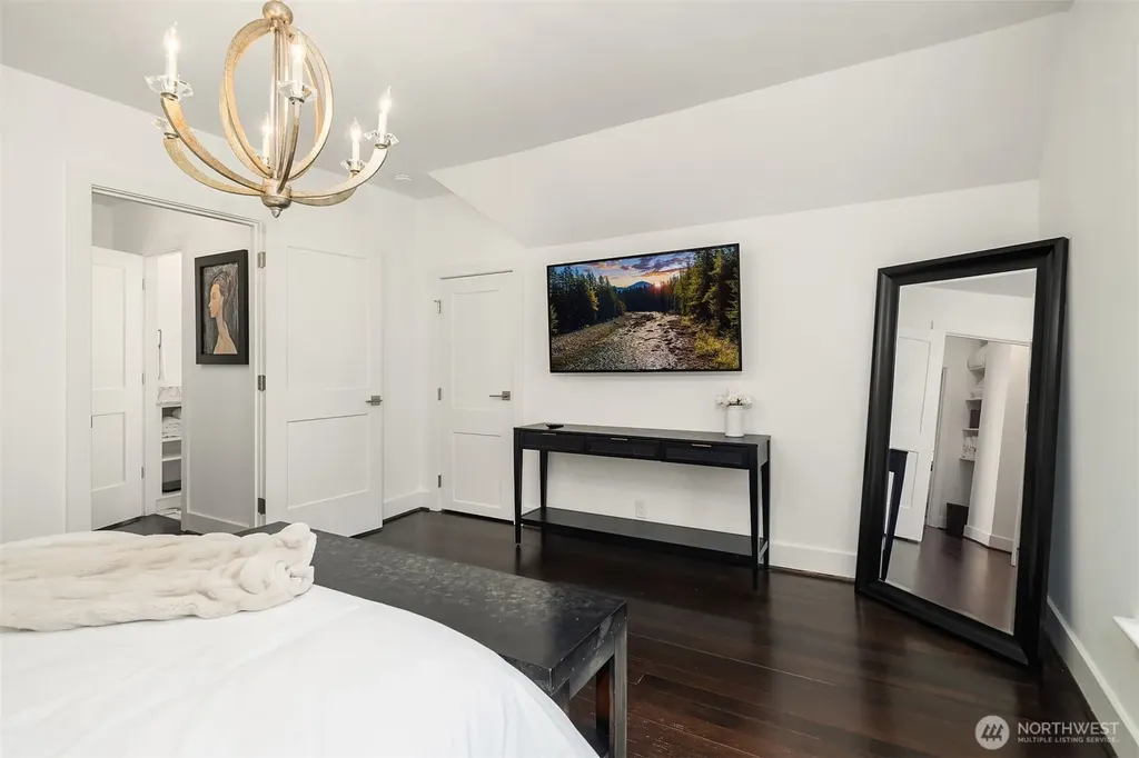 2009 E John Street Seattle WA 98112