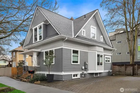 2009 E John Street Seattle WA 98112