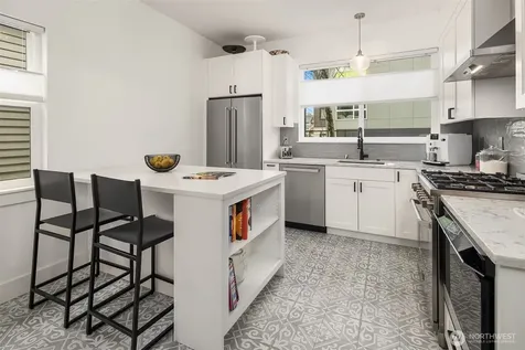 2009 E John Street Seattle WA 98112