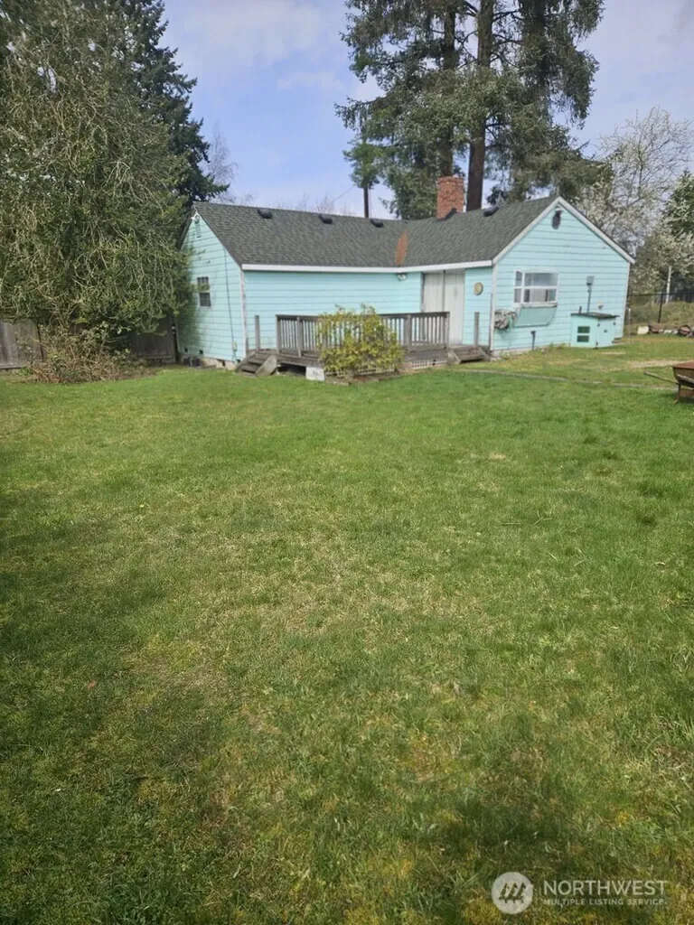 17417 Spruce Way Lynnwood WA 98037