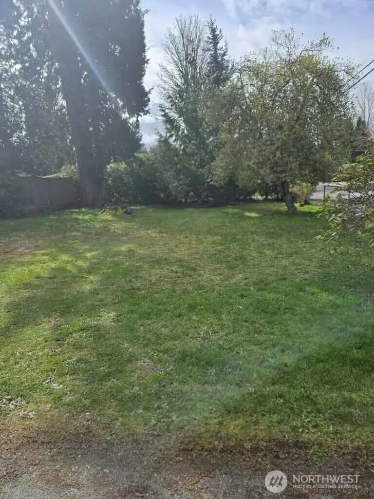 17417 Spruce Way Lynnwood WA 98037