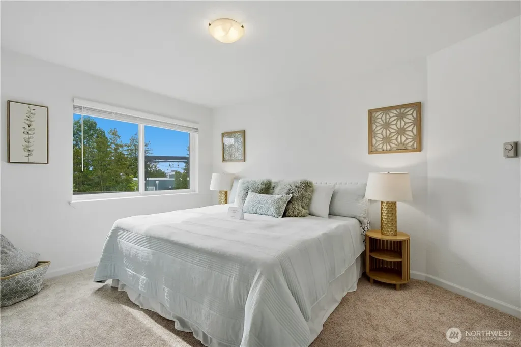 3045 20th Avenue W Seattle WA 98199
