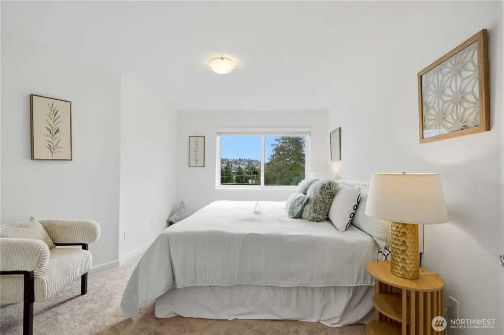 3045 20th Avenue W Seattle WA 98199