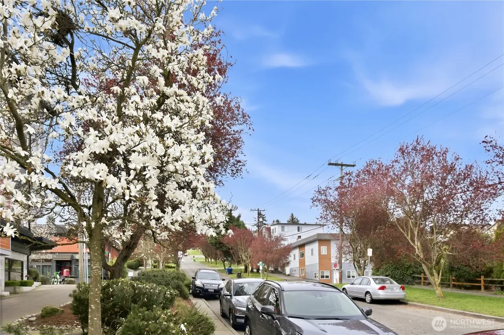 3045 20th Avenue W Seattle WA 98199
