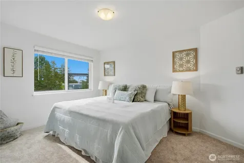 3045 20th Avenue W Seattle WA 98199