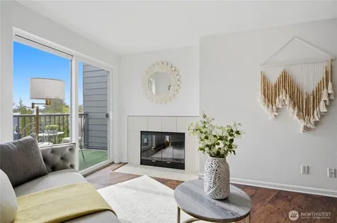 3045 20th Avenue W Seattle WA 98199