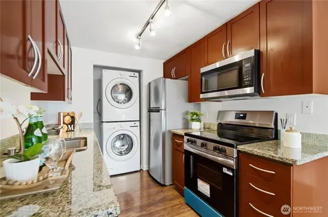 3045 20th Avenue W Seattle WA 98199