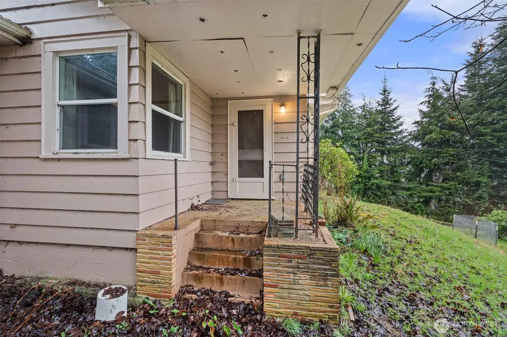 1905 Gerber Street Raymond WA 98577