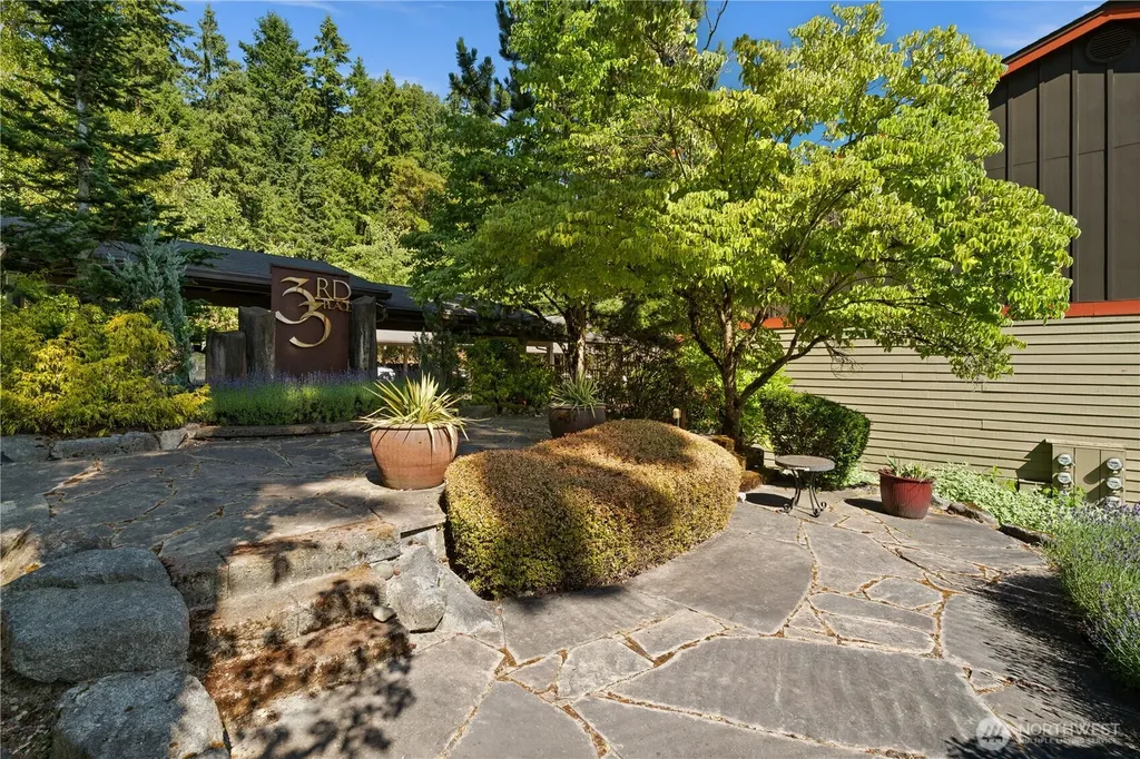 11058 NE 33rd Place Bellevue WA 98004