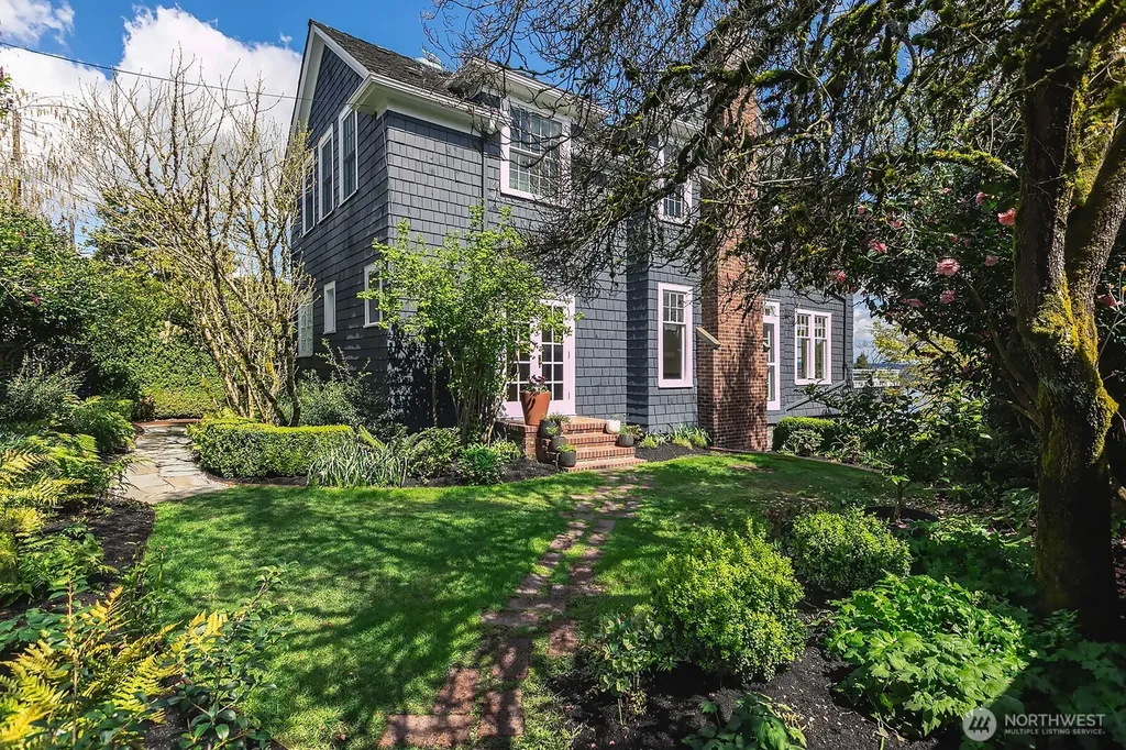 624 35th Avenue Seattle WA 98122