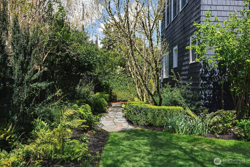 624 35th Avenue Seattle WA 98122
