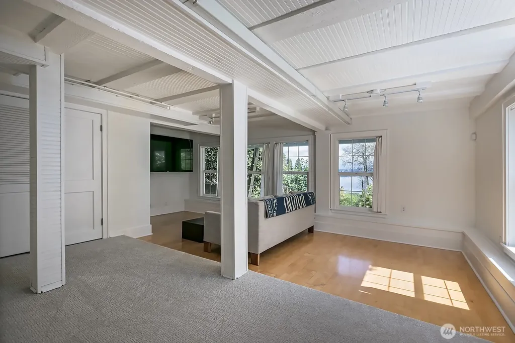 624 35th Avenue Seattle WA 98122