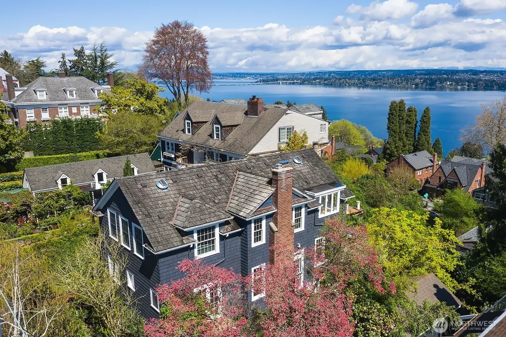 624 35th Avenue Seattle WA 98122