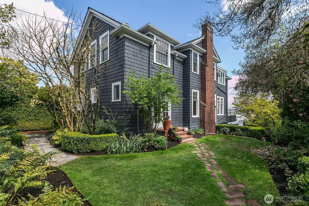 624 35th Avenue Seattle WA 98122
