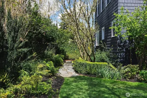 624 35th Avenue Seattle WA 98122