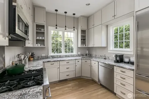 624 35th Avenue Seattle WA 98122