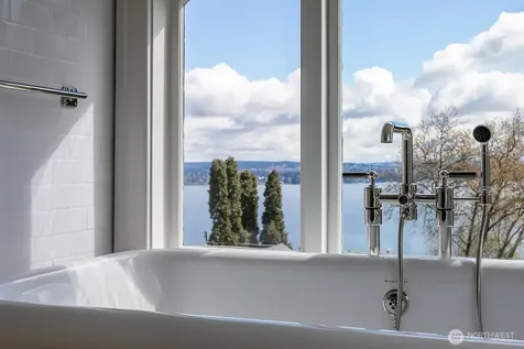 624 35th Avenue Seattle WA 98122