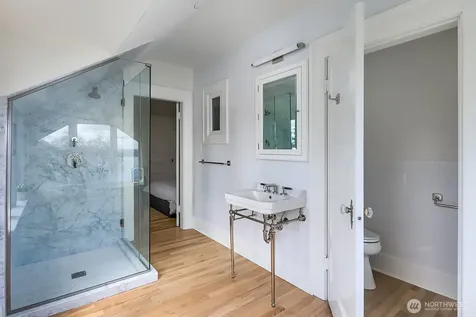 624 35th Avenue Seattle WA 98122