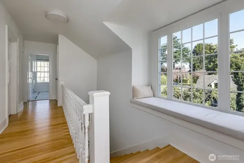 624 35th Avenue Seattle WA 98122