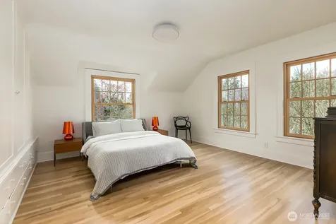 624 35th Avenue Seattle WA 98122