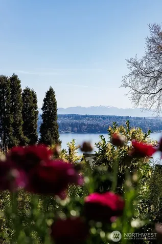 624 35th Avenue Seattle WA 98122