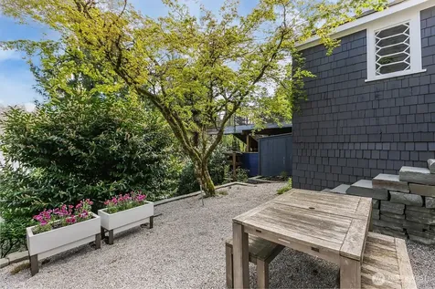 624 35th Avenue Seattle WA 98122