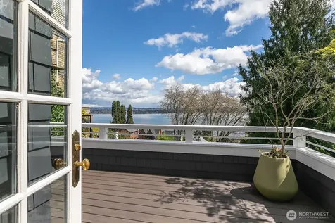 624 35th Avenue Seattle WA 98122