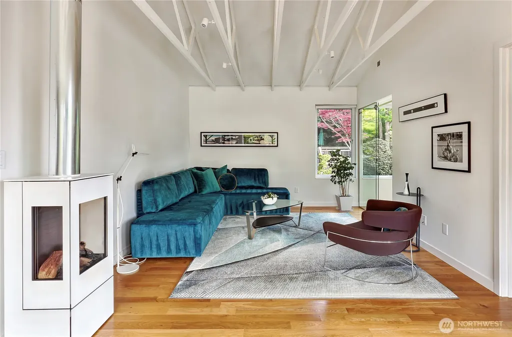 3203 James Street Seattle WA 98122