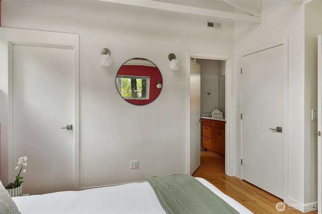 3203 James Street Seattle WA 98122