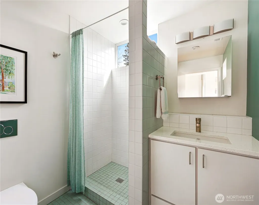 3203 James Street Seattle WA 98122