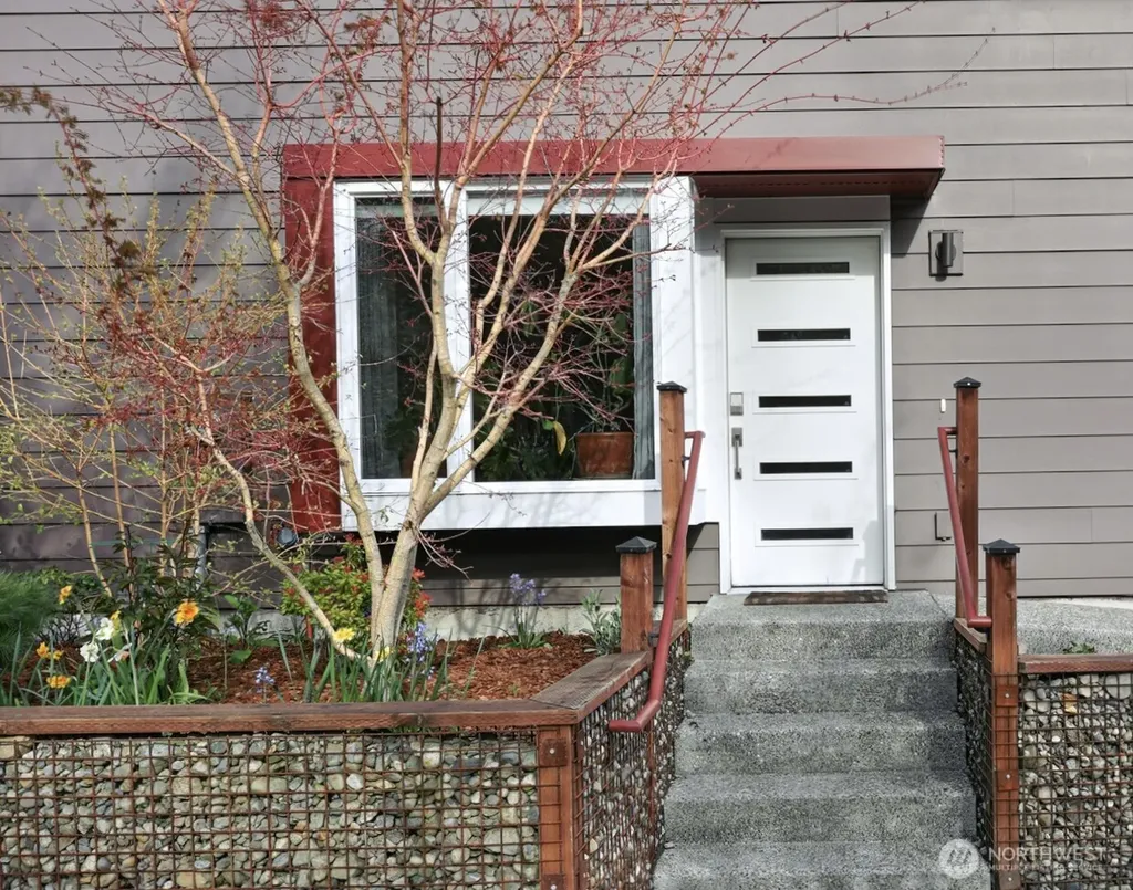 3203 James Street Seattle WA 98122