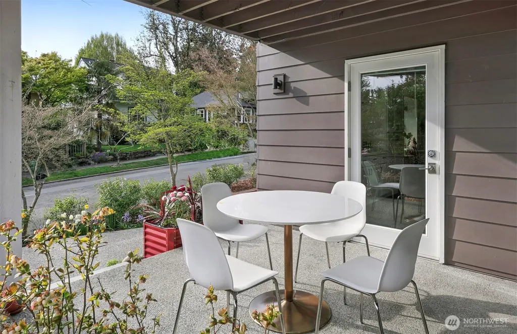 3203 James Street Seattle WA 98122