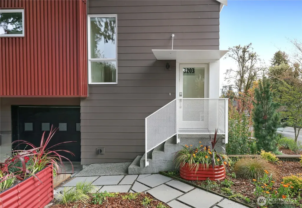 3203 James Street Seattle WA 98122