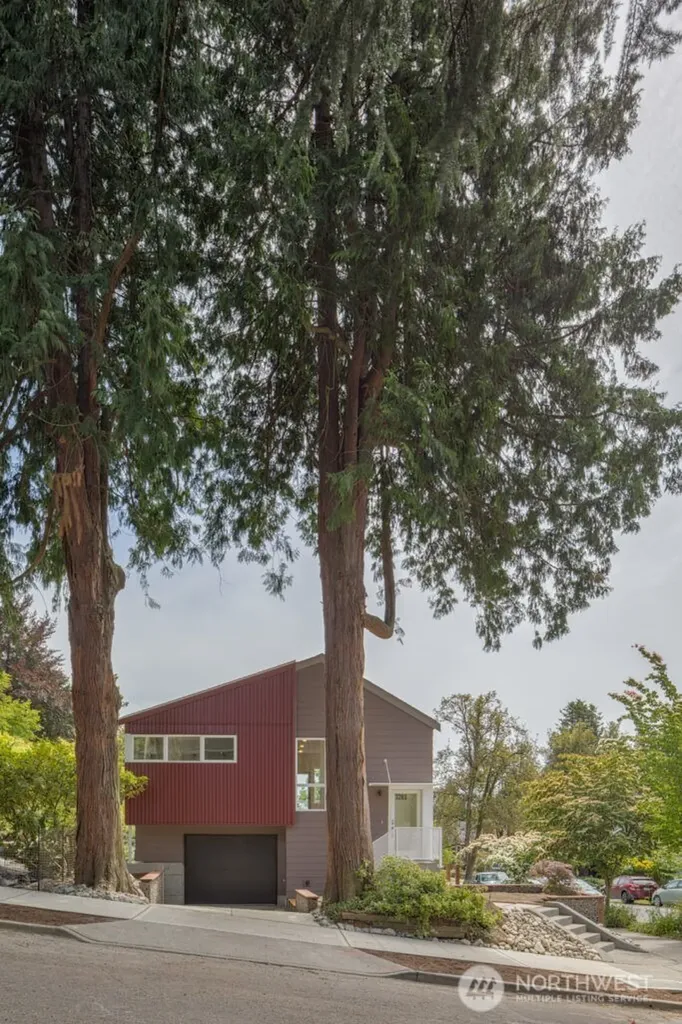 3203 James Street Seattle WA 98122