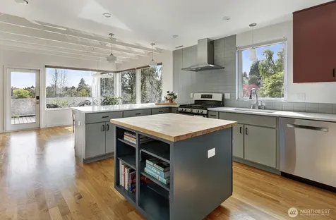 3203 James Street Seattle WA 98122