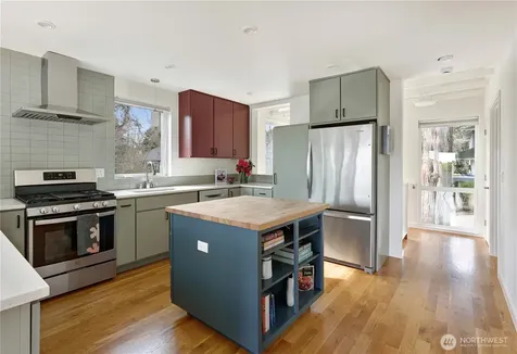 3203 James Street Seattle WA 98122