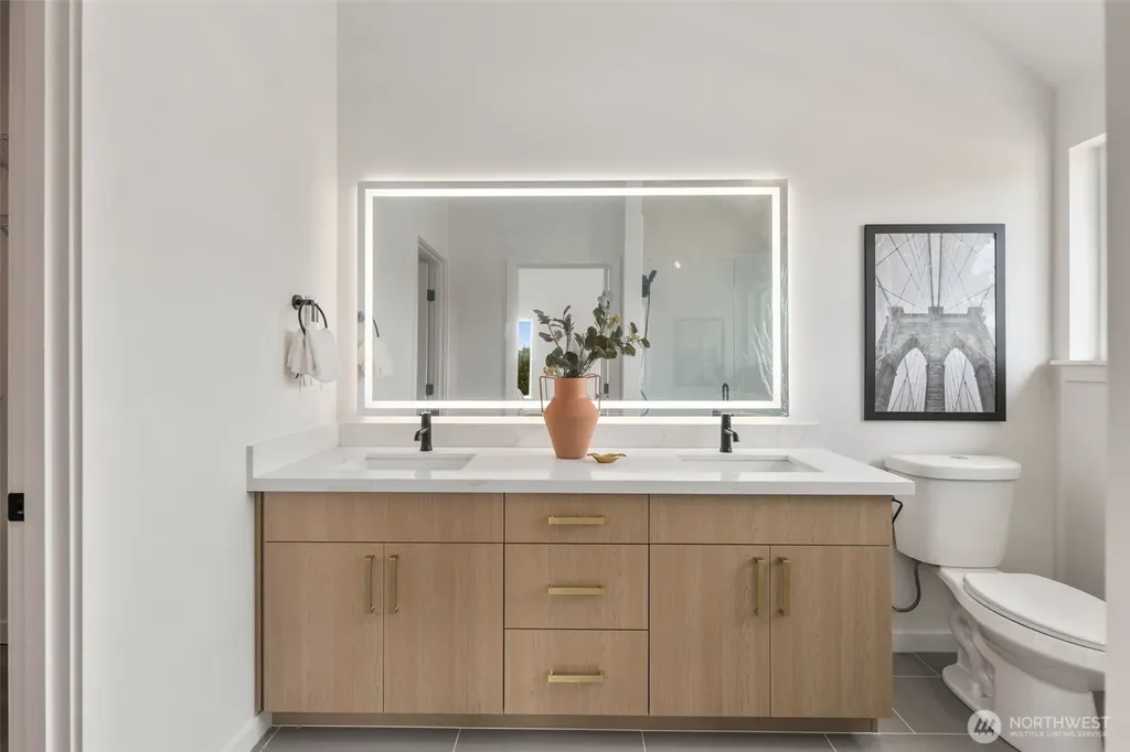 806 S Rose Street Seattle WA 98108