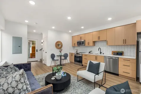 806 S Rose Street Seattle WA 98108