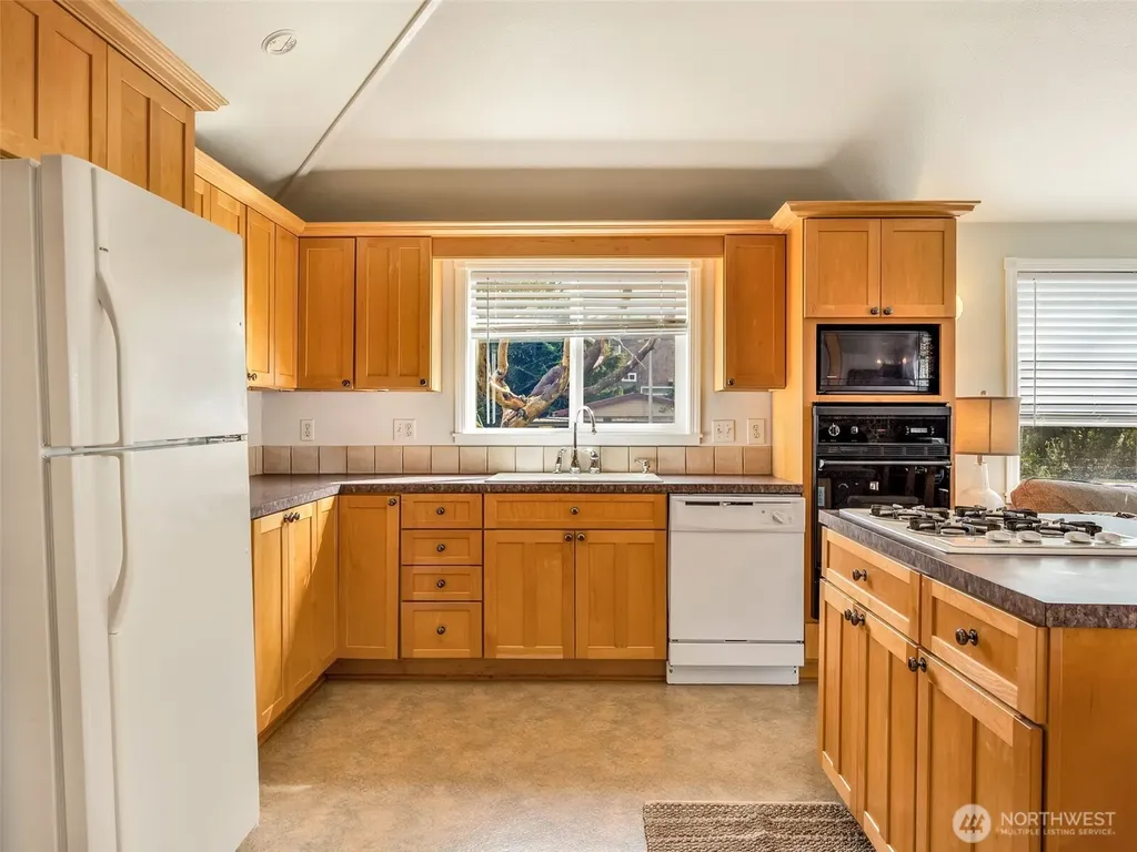 1207 229th Place Ocean Park WA 98640