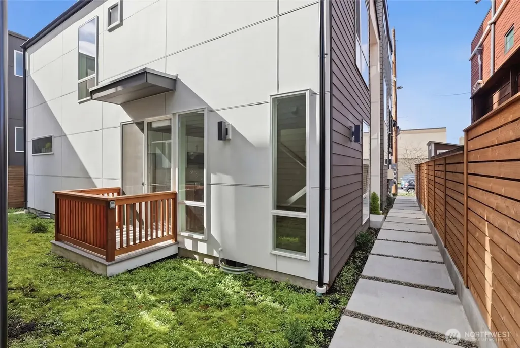 1816 24th Avenue S Seattle WA 98144
