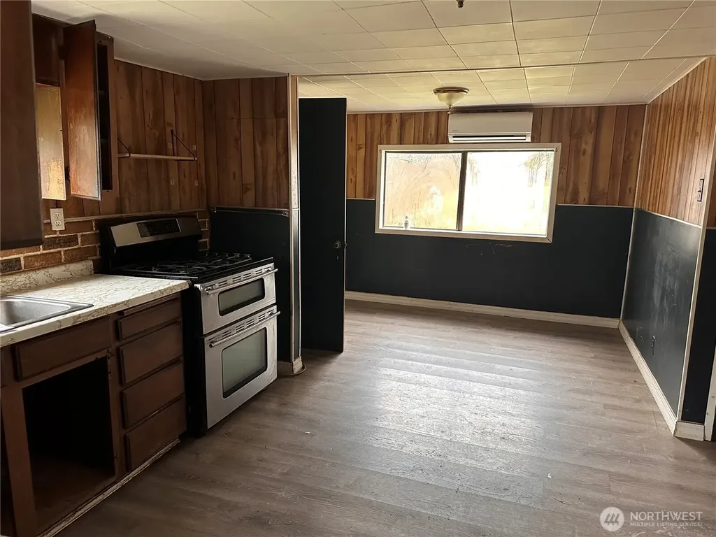 310 Butte Creek Road Raymond WA 98577