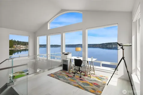 3828 W Lake Sammamish Parkway SE Bellevue WA 98008