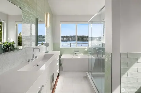 3828 W Lake Sammamish Parkway SE Bellevue WA 98008