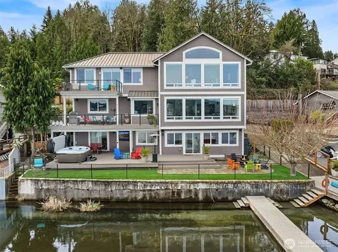 3828 W Lake Sammamish Parkway SE Bellevue WA 98008