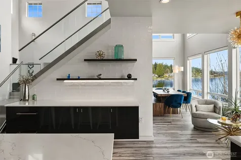 3828 W Lake Sammamish Parkway SE Bellevue WA 98008
