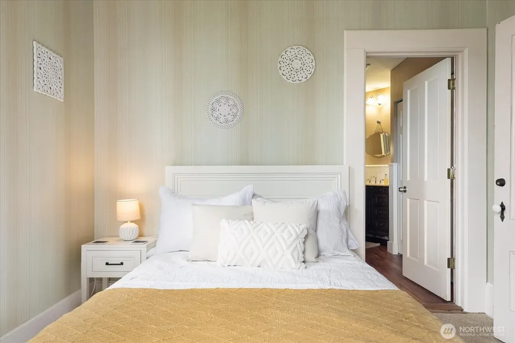 702 N Main Street Coupeville WA 98239