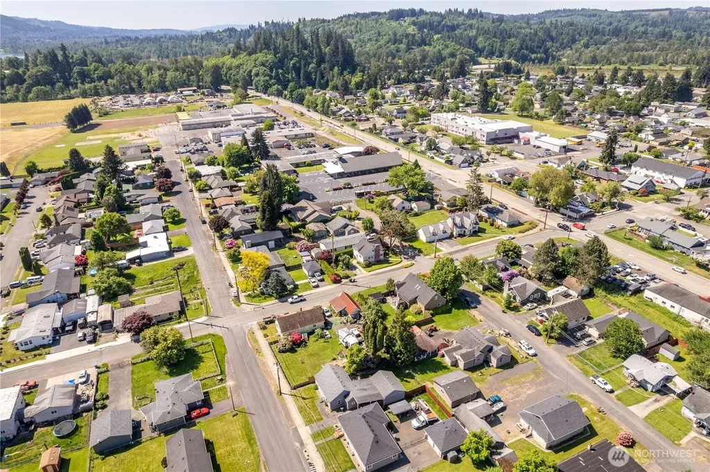 412 Kirby Avenue SE Castle Rock WA 98611