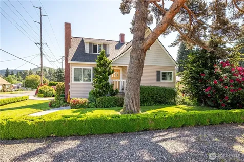 412 Kirby Avenue SE Castle Rock WA 98611